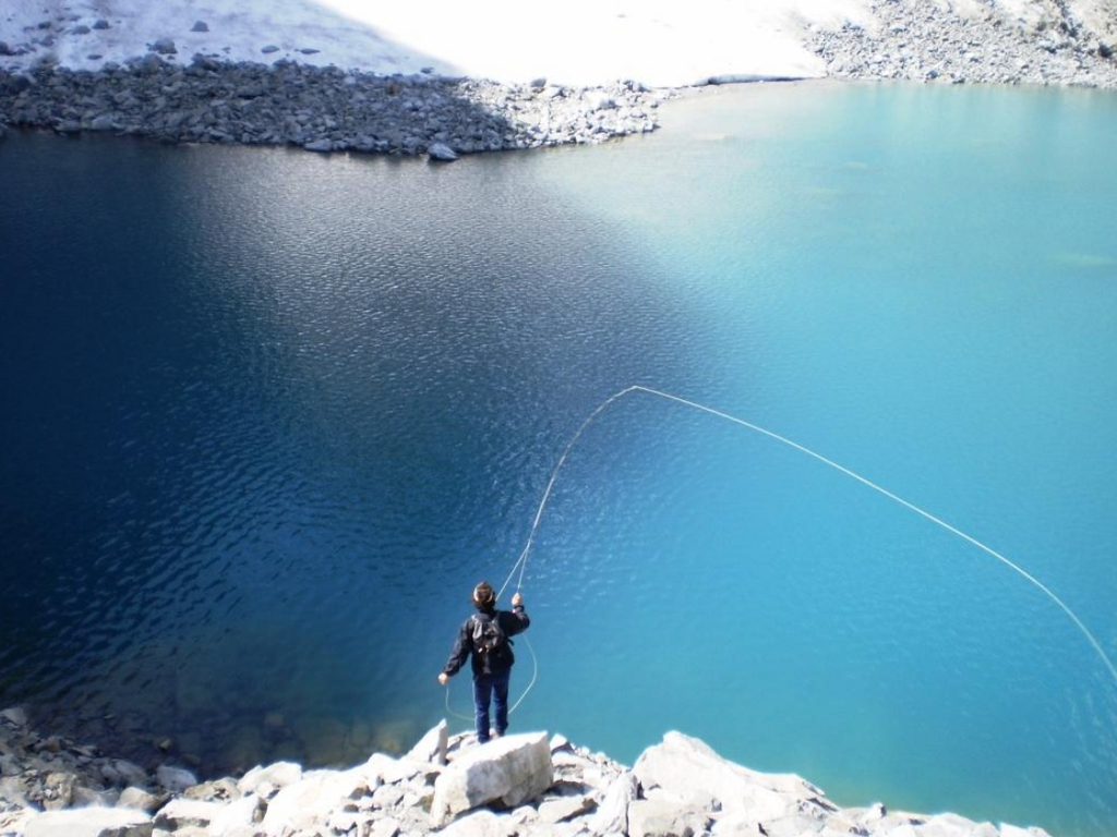 Peche lac de montagne