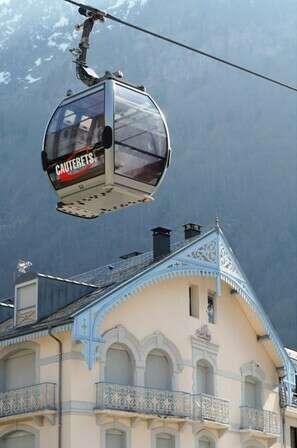 Lys cable car ascent